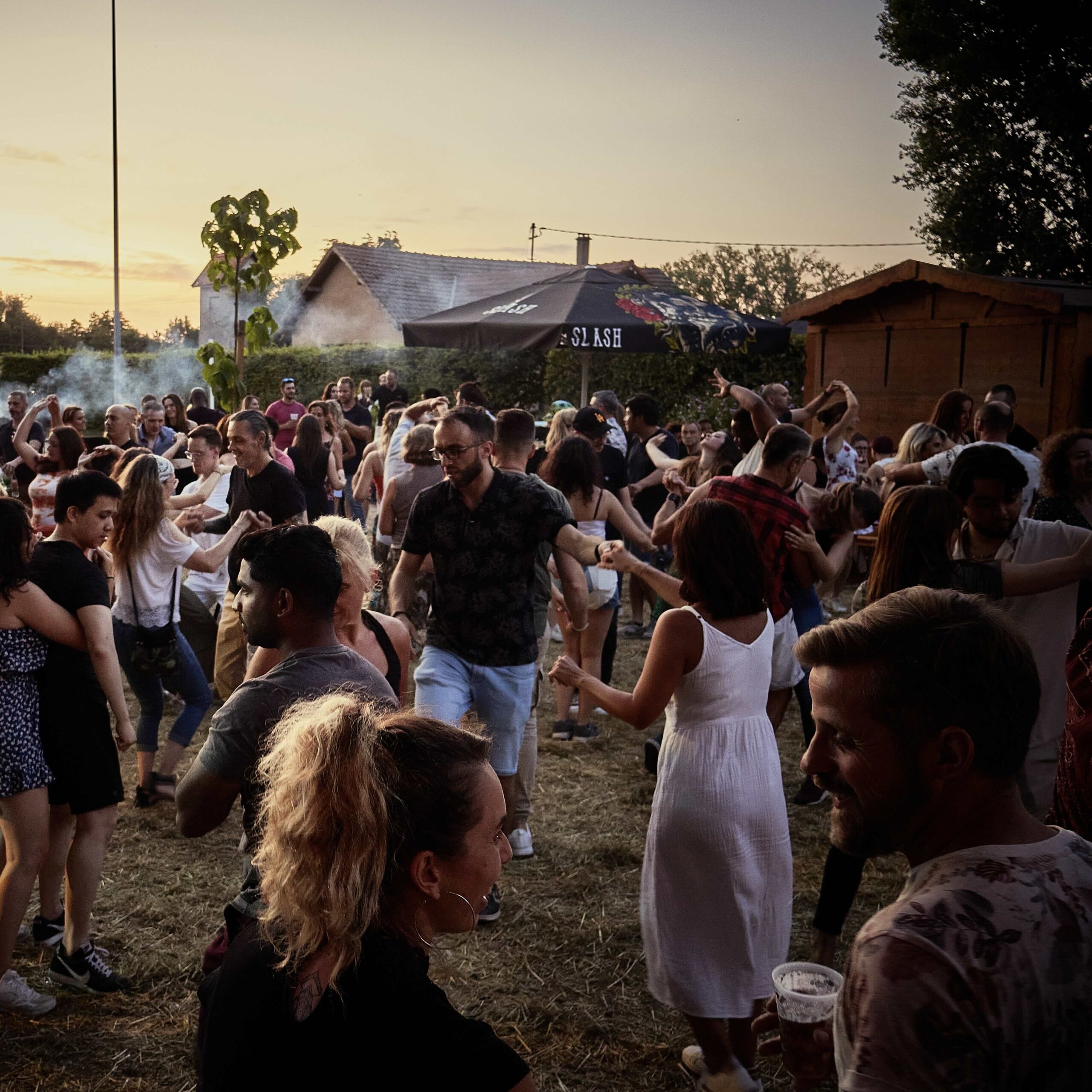 Soirée dansante en plein air, animation Bachata Playa